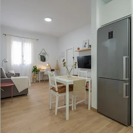 Workfriendly 2br 5 Min Walk To - Wifi Apartment